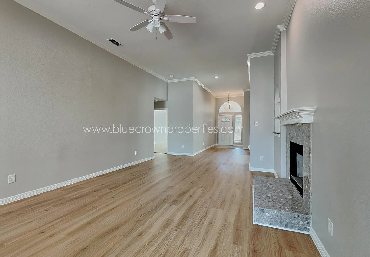 4 bed, 2.0 bath, 2600 sqft, $2,900 — Photo 3