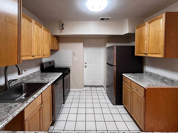 3rd image of 2237 N Kedzie Blvd APT G