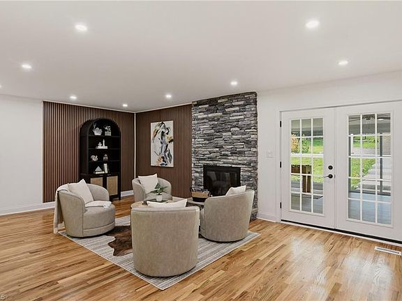 4th image of 858 Riverbend Dr