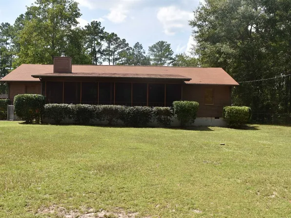 106 Doe Dr, Hopkins, SC 29061