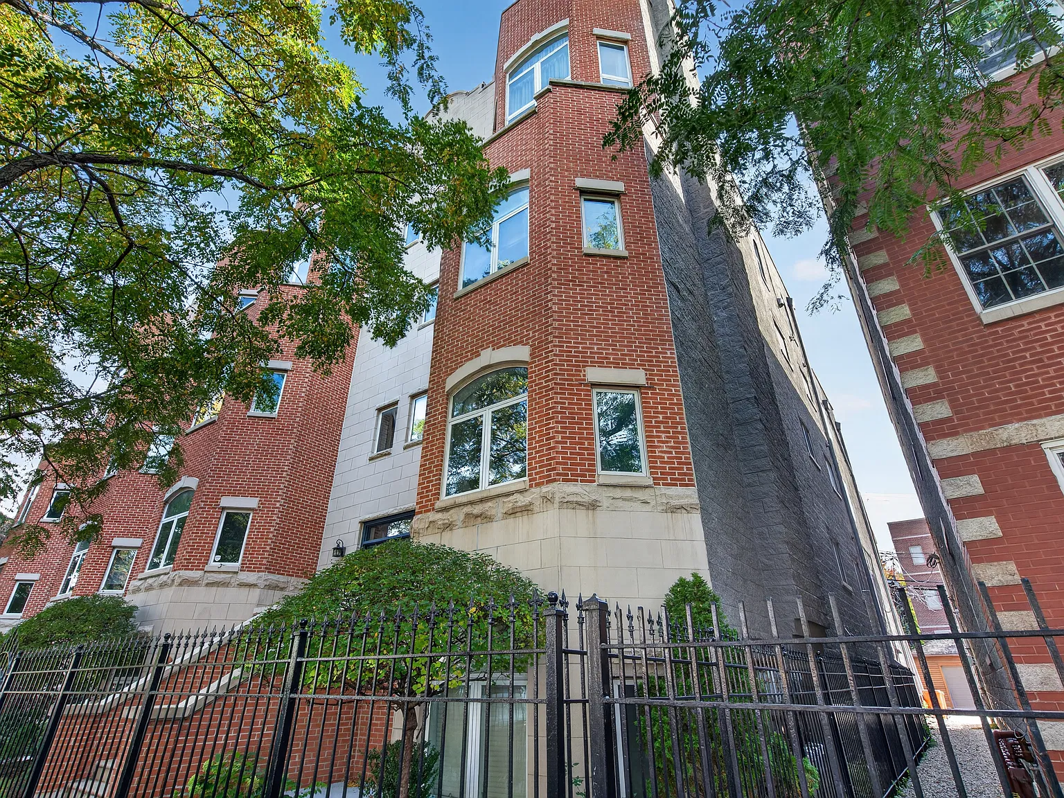 2 bed, 1236 sqft, $3,300 — Photo 1