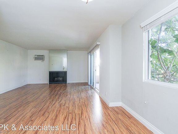 4th image of 3627 Bagley Ave APT 102