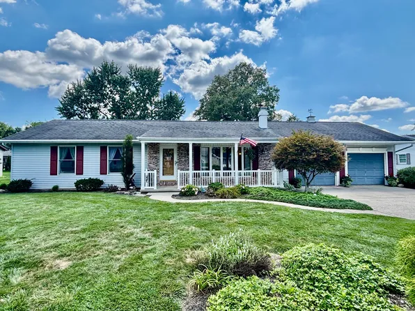 917 Aster Dr, Wapakoneta, OH 45895