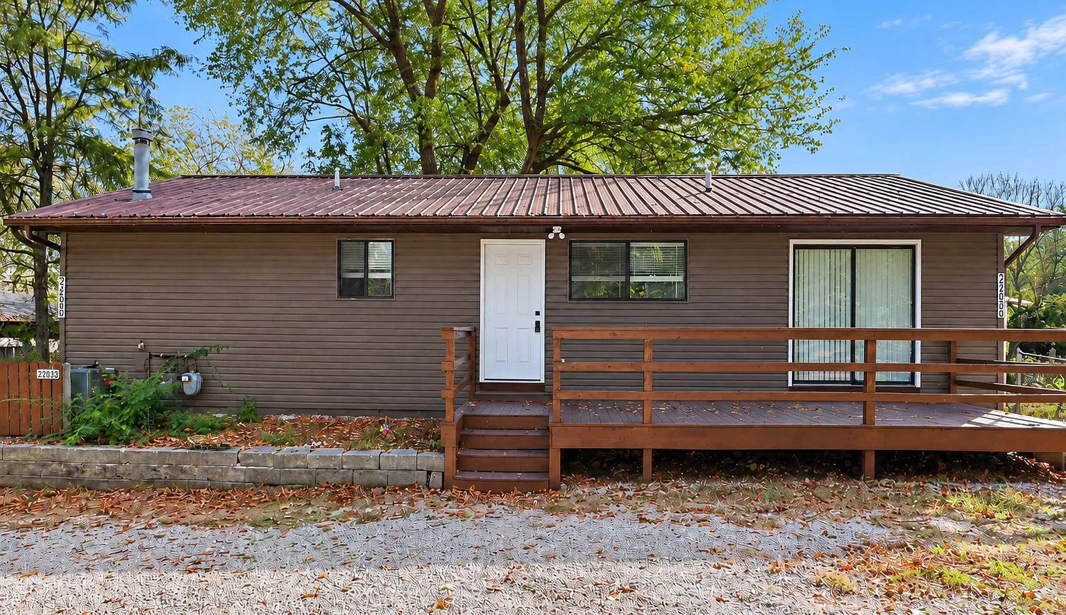3 bed, $1,050 — Photo 1