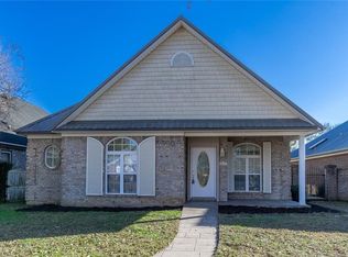 214 Hawthorne Cir, Fairhope, AL 36532