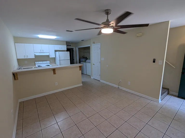 705 W Georgia St #1 — Photo 4