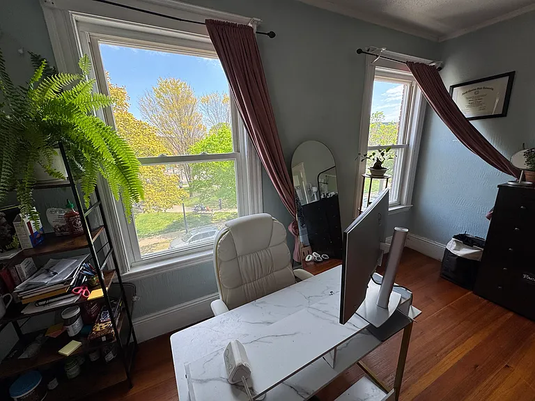 270 Washington St #5 — Photo 4