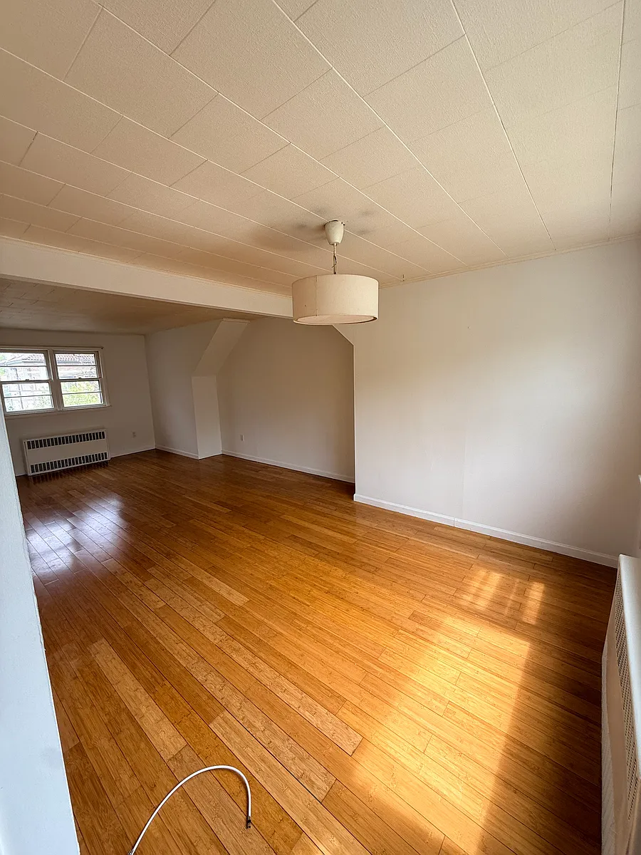 Building Photo - 164-43 Underhill Ave #2F
