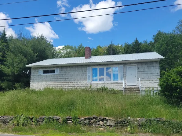 30 Elm St, Jay, ME 04239