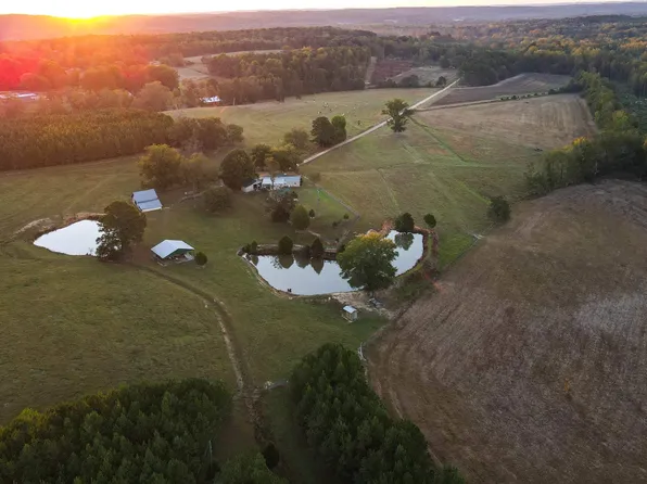 845 Turner Rd, Fayette, AL 35555