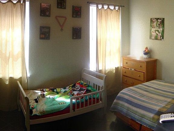 3rd image of 236 Green Oaks Loop