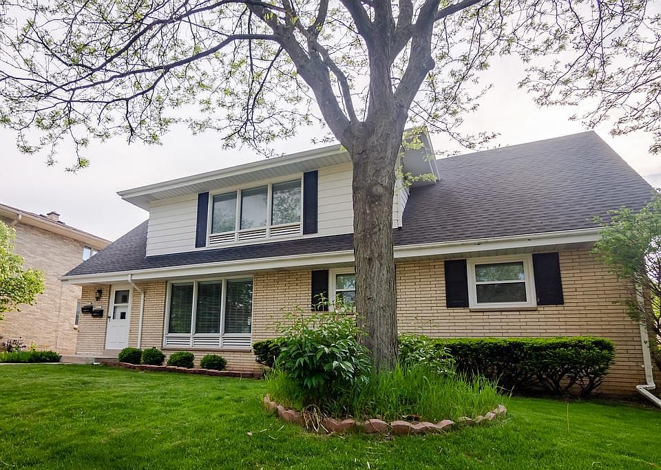 1st image of 3021 S 82nd St #3023