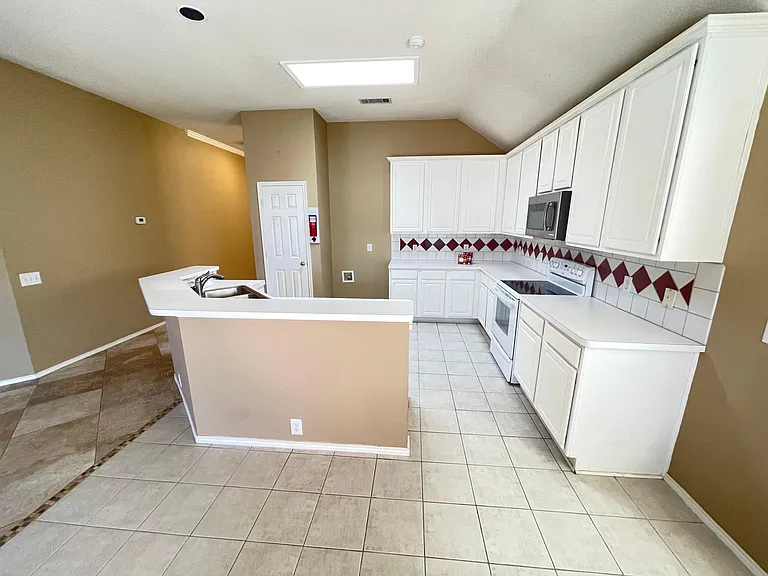 11082 Clearstream Ln — Photo 5