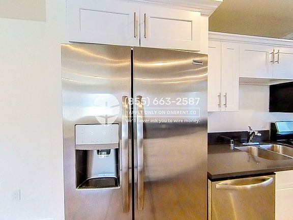 2nd image of 14934 Burbank Blvd #101