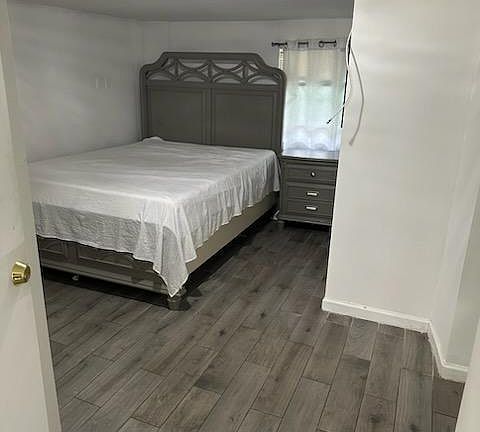 4th image of 3704 Harper Ave #1