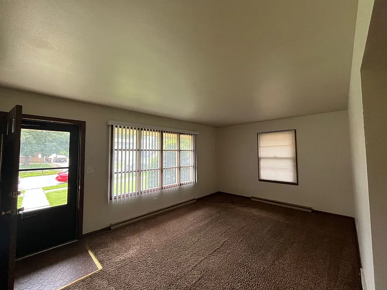 4335 Lori Dr — Photo 7