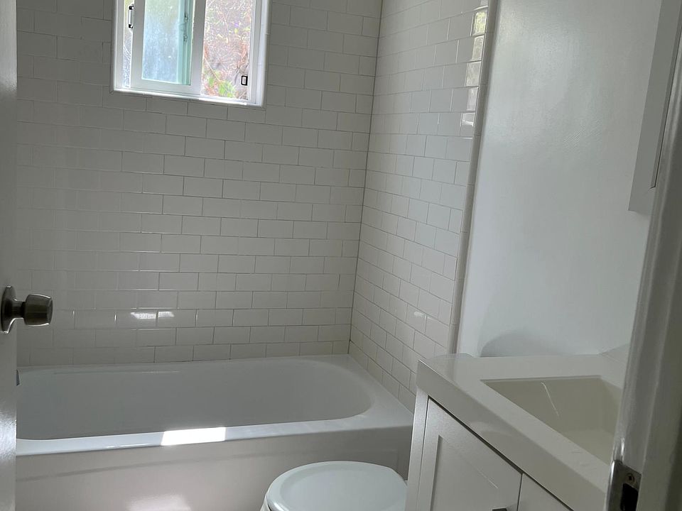 1st image of 705 Flower Ave #4