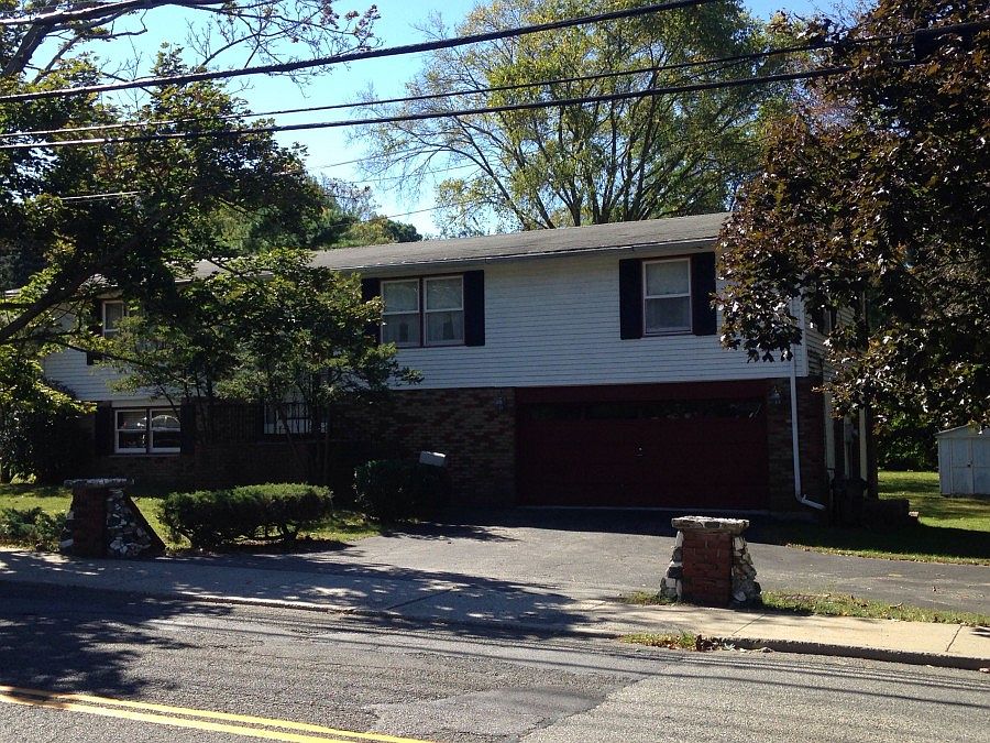 1st image of 640 Ashford Ave