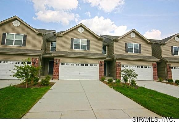 1st image of 850 Harbor Woods Dr