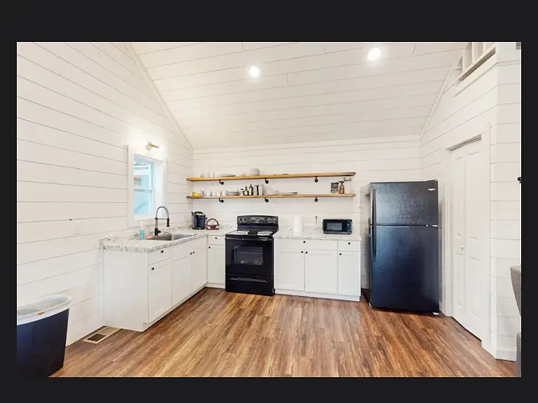 250 Beechwood Dr #B — Photo 10