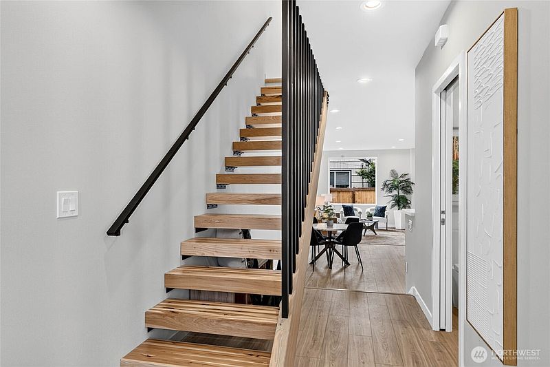 5th image of 5039 41st Avenue SW #1