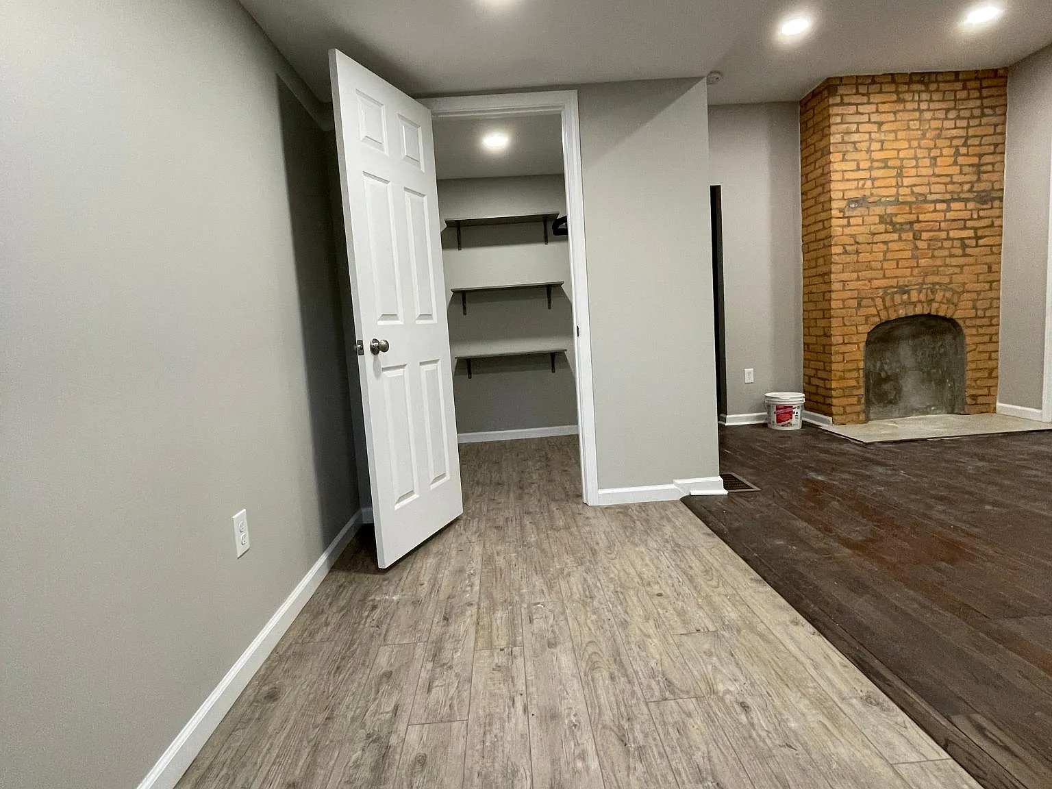 1313 Summit St — Photo 2