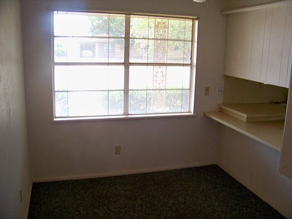 4th image of 3504 Elkhart Ave