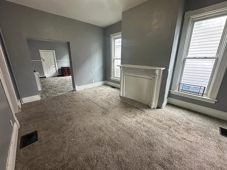 164 Elk St — Photo 2