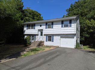 20 Silvers Rd, Marlboro, NJ 07746