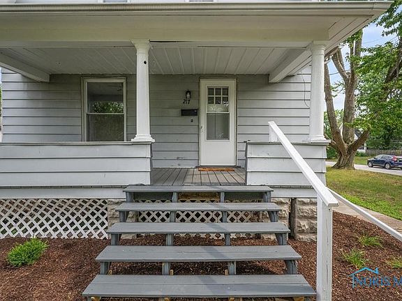 5th image of 217 E Evers Ave