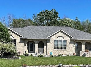 5331 Skylark Dr, Sheboygan, WI 53083