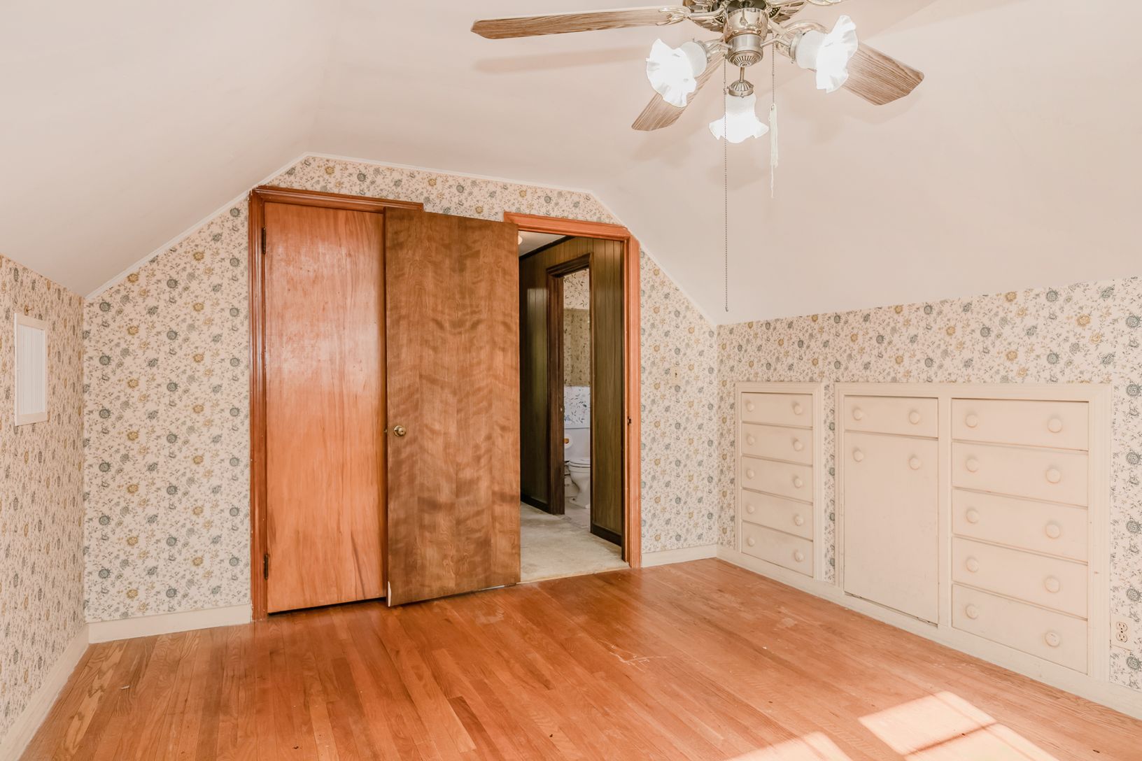  Bedroom 3 - Upper Level