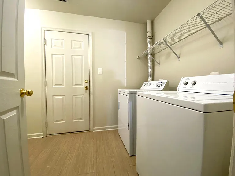 1124 Hampton St — Photo 24