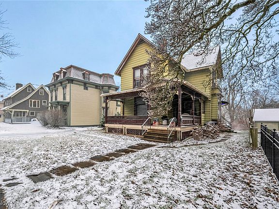 3rd image of 317 West Ave