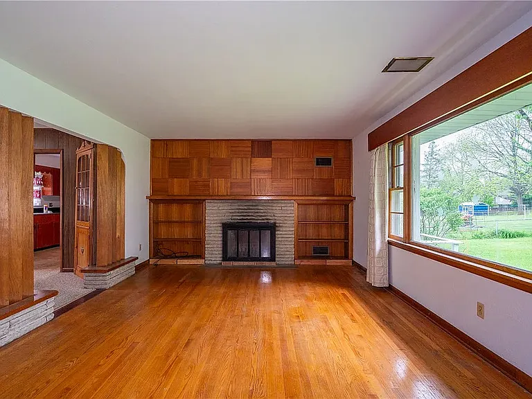110 Parker Dr — Photo 4