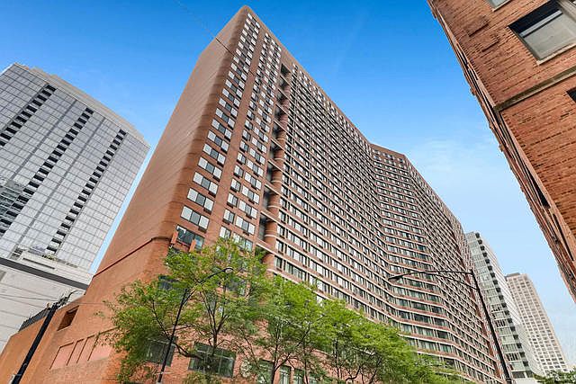1st image of 211 E Ohio St APT 2922