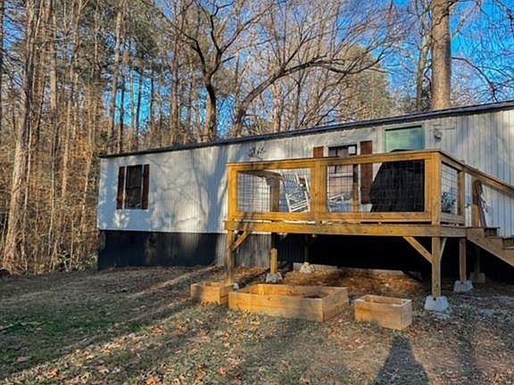 3rd image of 10 Lindsey Ln NW