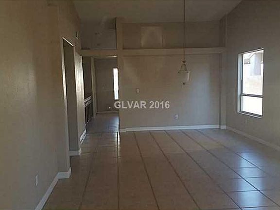 3rd image of 3546 Rose Canyon Dr