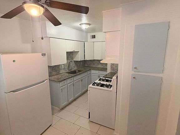 5th image of 2706 Reagan St APT 205