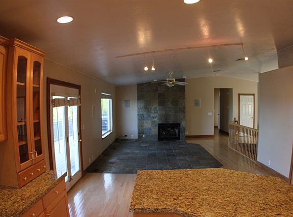 4th image of 7646 S Timberline Dr