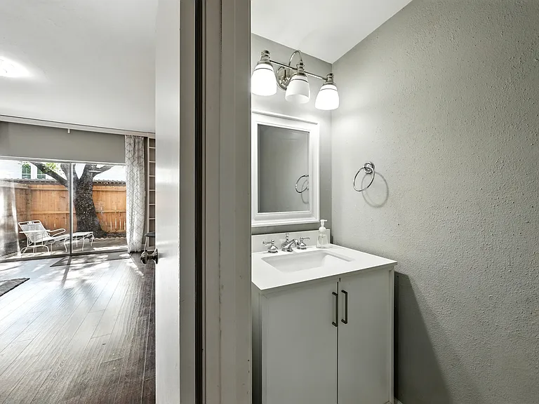 14711 Barryknoll Ln #35 — Photo 34
