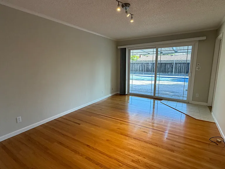 37843 Menard Ct — Photo 8