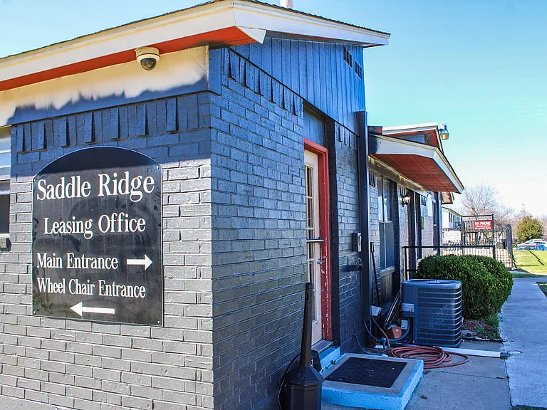 Saddle Ridge Apartments — Photo 18