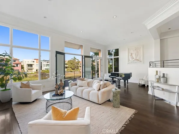 5206 Pacific Ave, Marina Del Rey, CA 90292