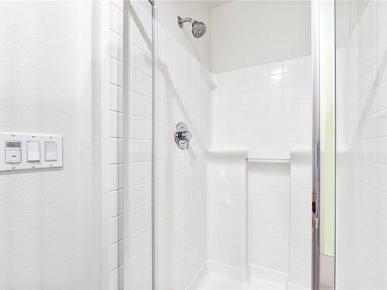 664 Colorado Cir — Photo 41