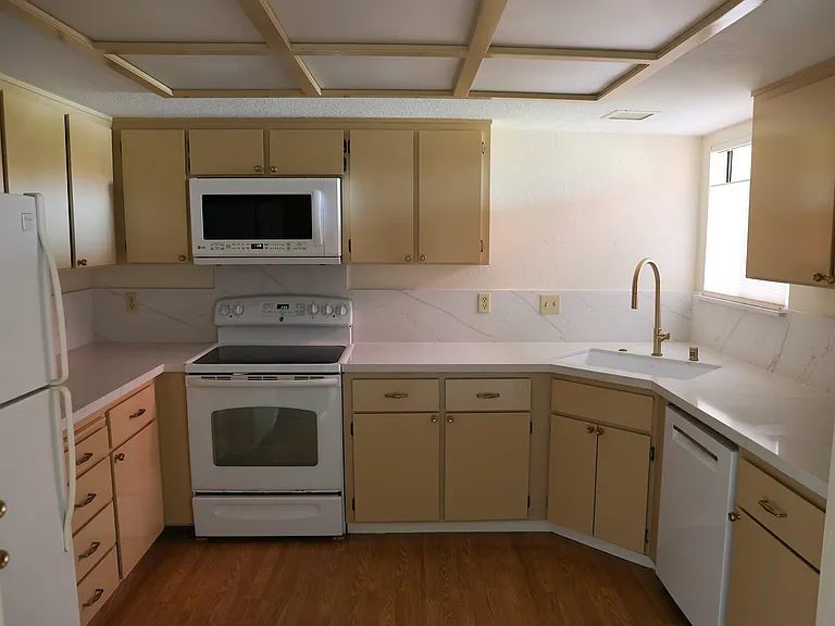 33941 Milton St — Photo 24
