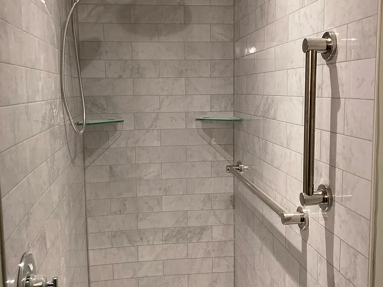 Alcove shower with rain shower and detachable wall mounted shower head