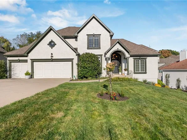 5452 NE Northgate Cir, Lees Summit, MO 64064