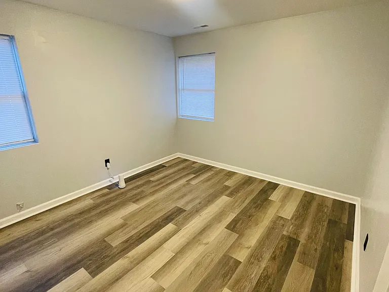 1217 Allen St — Photo 10