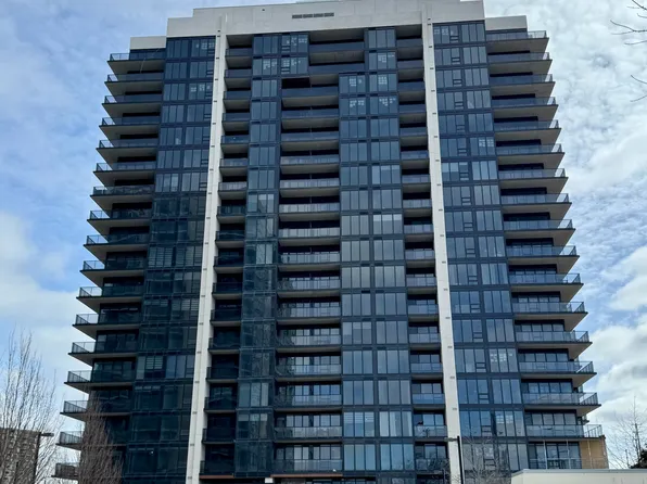 1035 Southdown Rd #707, Mississauga, ON L5J 0A2